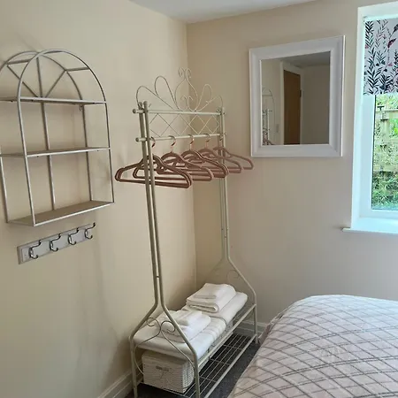 3 Bedroom Dog Friendly Cottage With Off Lead Field Hébergement de vacances