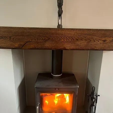 3 Bedroom Dog Friendly Cottage With Off Lead Field Hébergement de vacances