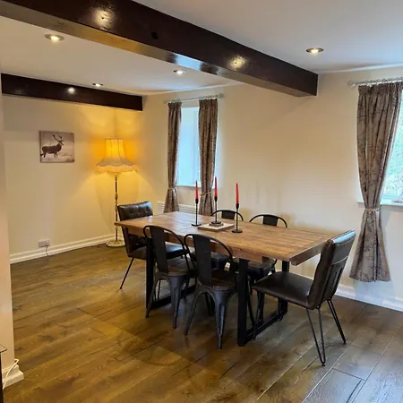 3 Bedroom Dog Friendly Cottage With Off Lead Field Hébergement de vacances