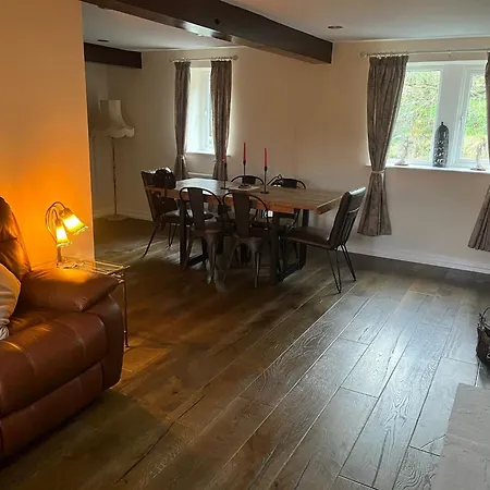 Hébergement de vacances 3 Bedroom Dog Friendly Cottage With Off Lead Field *