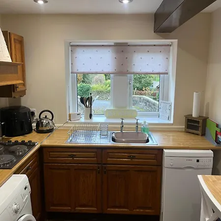 3 Bedroom Dog Friendly Cottage With Off Lead Field